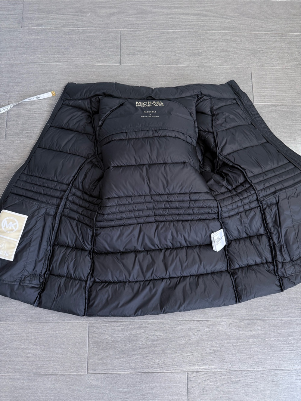 Michael Kors Packable Puffer Jacket Black Quilted Gold Hardware Size S Fitted - Picture 15 of 16